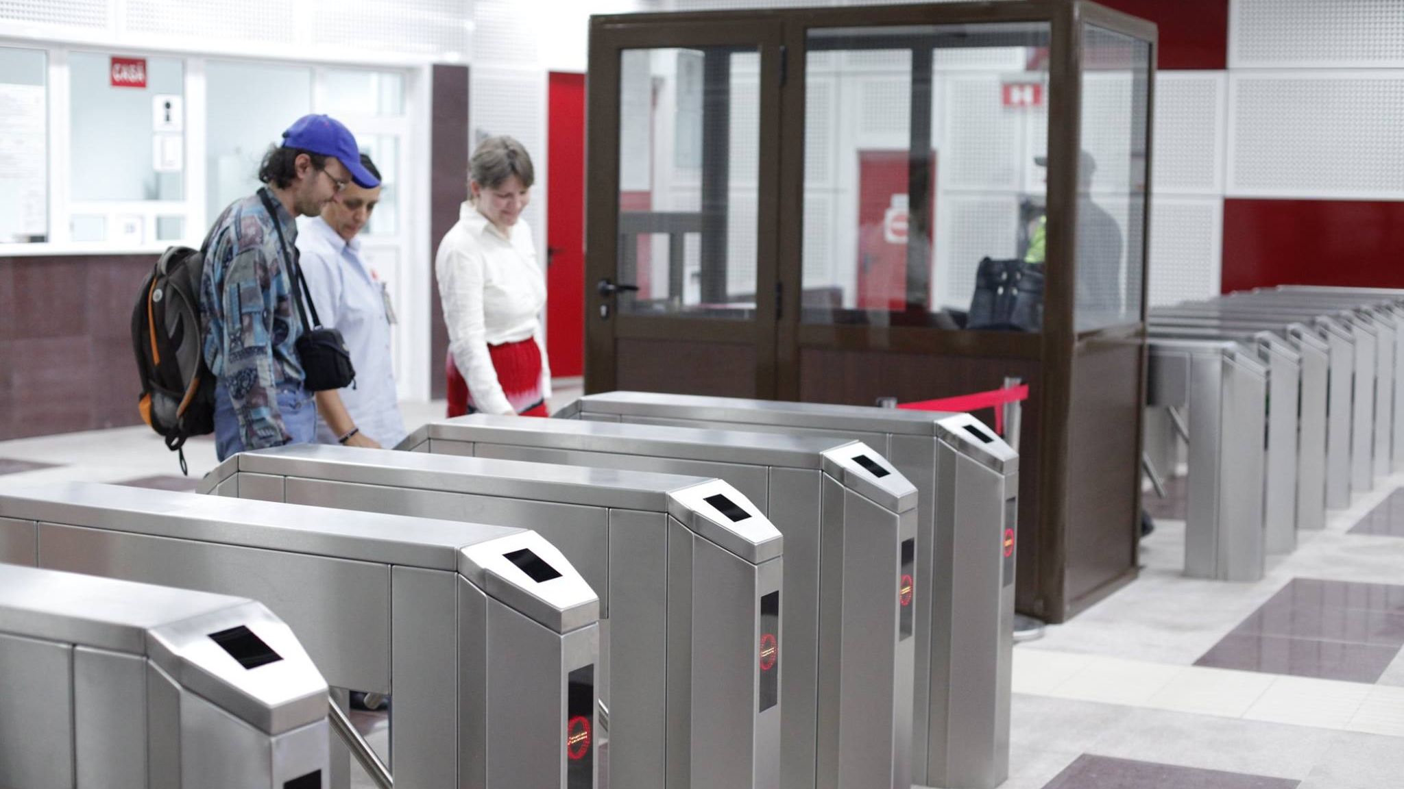 Metrorex: Plata cu cardul contactless, direct la porțile de acces din toate stațiile de metrou