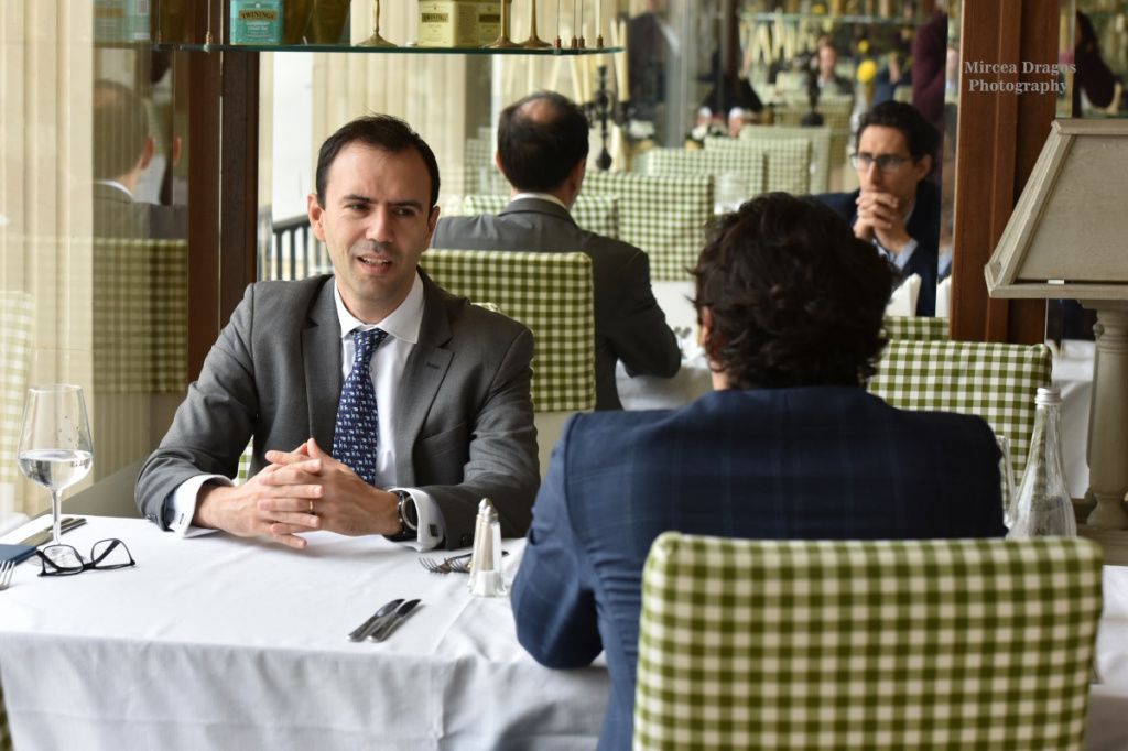 La pranz cu Cristian Carstoiu, partener in cadrul EY Romania - Imagine 4