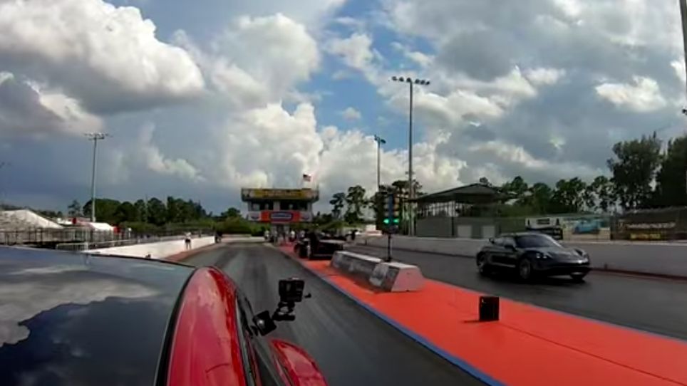 VIDEO: Tesla Model S Plaid s-a confruntat cu Porsche Taycan Turbo S