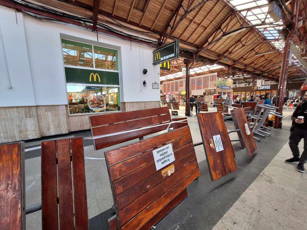 GALERIE FOTO: ANPC a închis restaurantul McDonald's din Gara de Nord, dar și mai multe patiserii - Imagine 6
