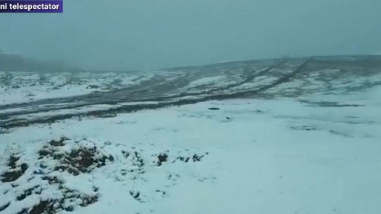 FOTO | Prima zăpadă din acest sezon, pe Transalpina