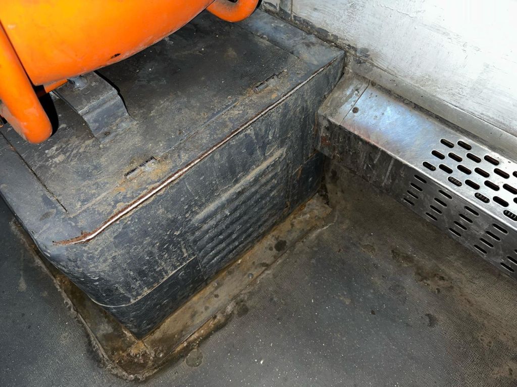 FOTO | Piedone trece la controalele pe șine: retrage zeci de tramvaie - Imagine 2