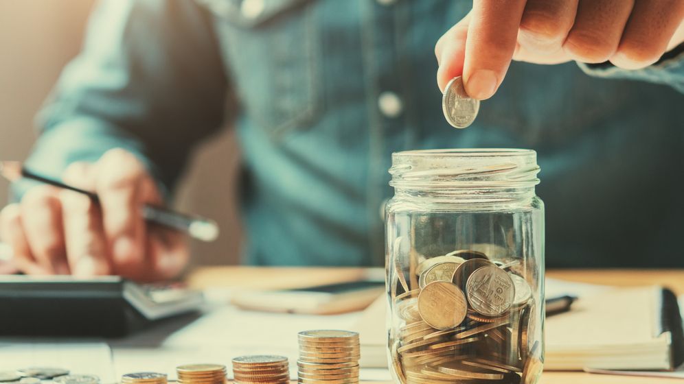 Ce oferte au băncile pentru cei care vor să pună bani deoparte: Soluții de economisire oferite de creditori 