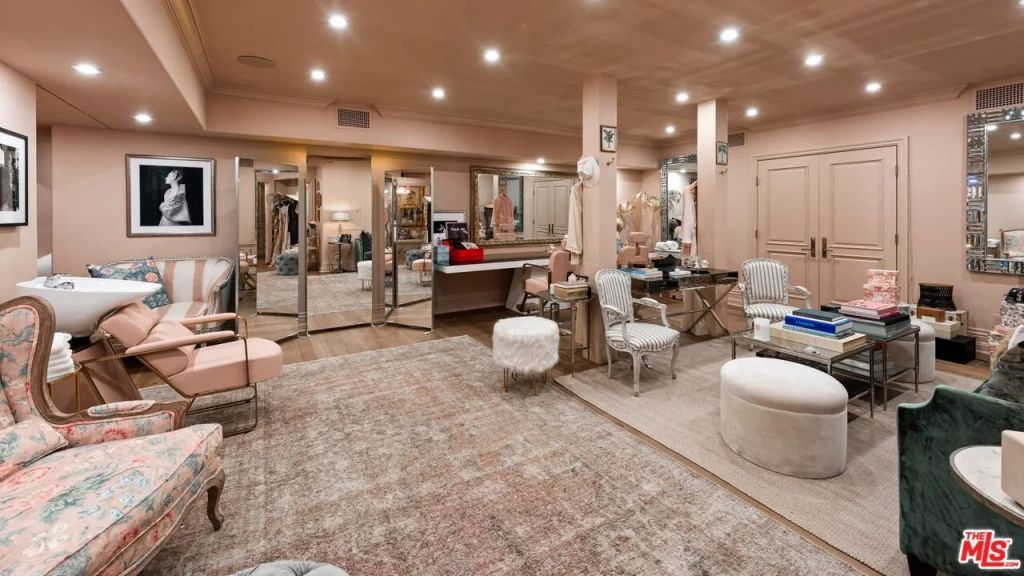 Cum arată casa de 68 mil. euro, scoasă la vânzare de Jennifer Lopez și Ben Affleck - Imagine 10