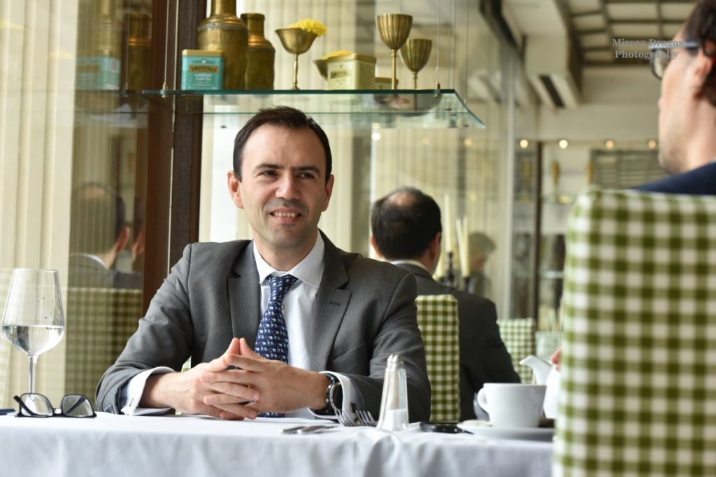 La pranz cu Cristian Carstoiu, partener in cadrul EY Romania - Imagine 7