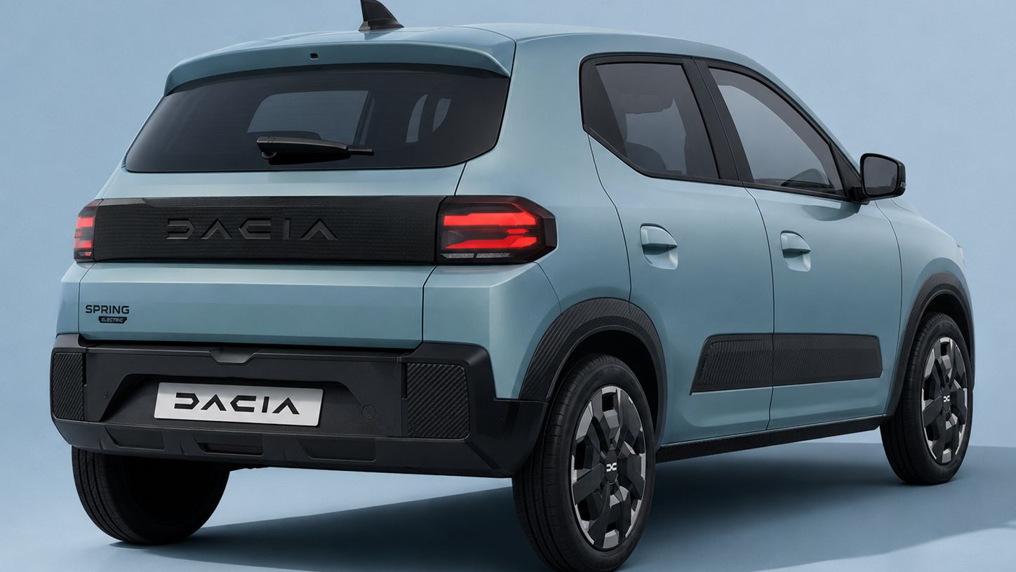Care este strategia Dacia: Mai este posibil ca ambele modele Spring să fie disponibile concomitent