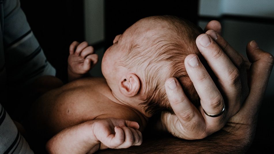 România a înregistrat cea mai abruptă scădere a fertilității din Uniunea Europeană