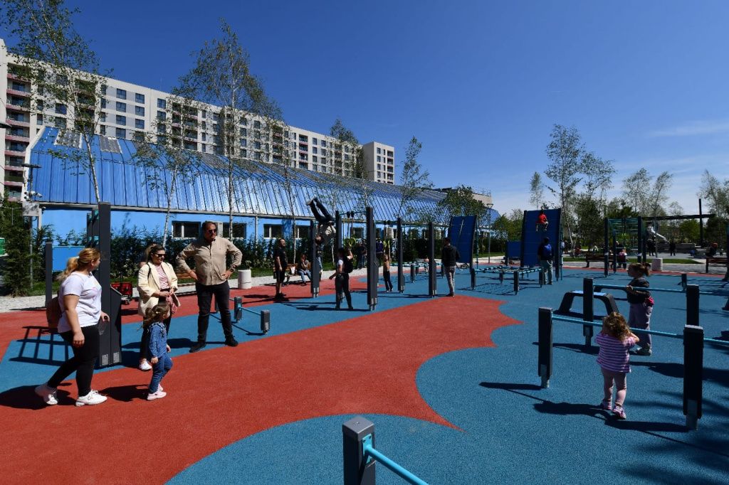 FOTO: Parc de skatebord, hamace și o pădure urbană. Cum arată Parcul Liniei după extindere - Imagine 3