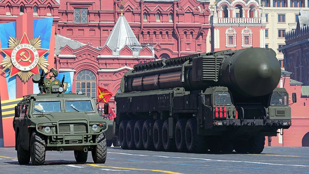 Vladimir Putin ordonă alertă maximă a forțelor de descurajare nucleară