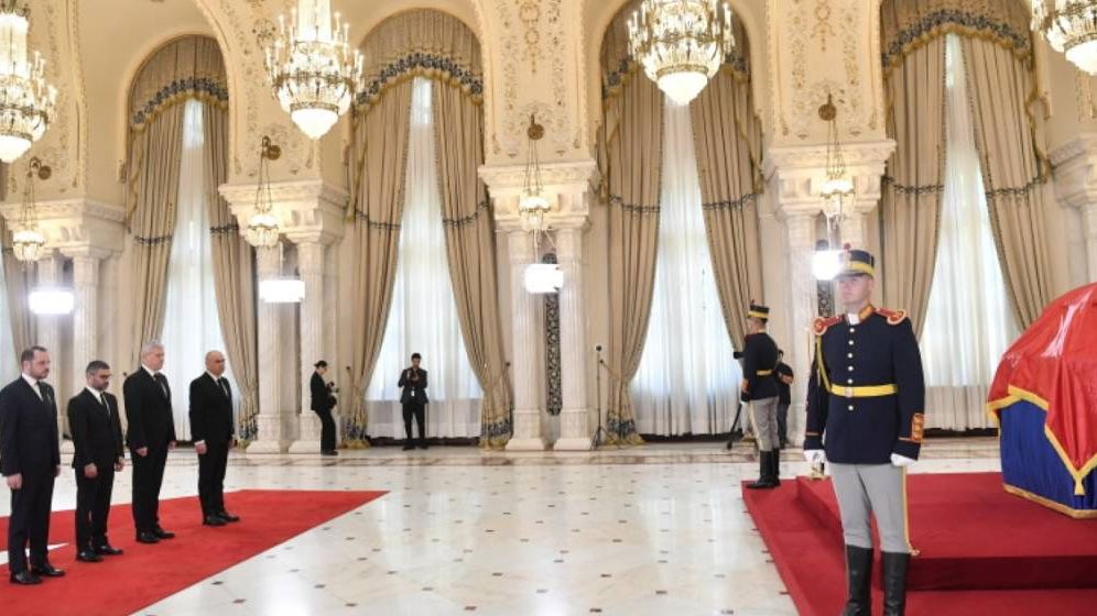 Bolojan susține că organizarea funeraliilor de stat pentru Ion Iliescu a fost „decizia corectă”