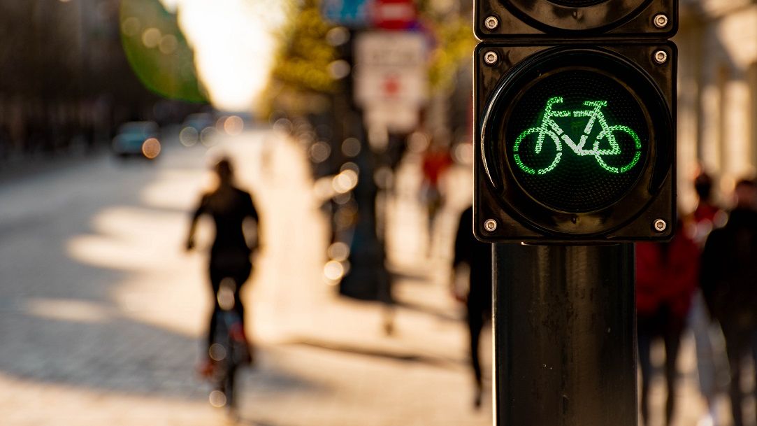 O bicicletă electrică în schimbul mașinii vechi: prima țară care pregătește această măsură