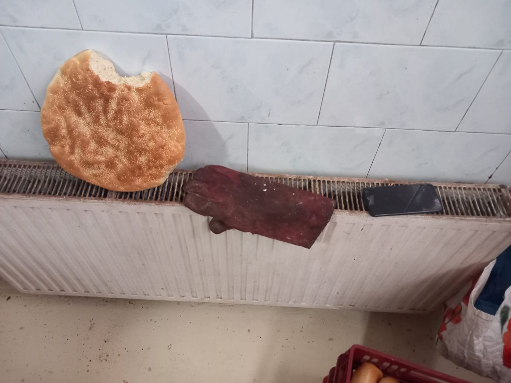 Ce a descoperit ANPC la o fabrică de pâine din București: mii de pâini retrase de la vânzare - Imagine 13