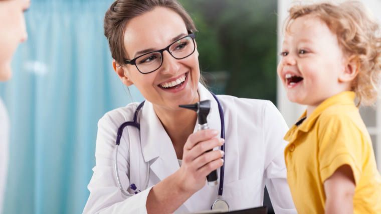 Mii de medici ar putea ramane in tara. Ce beneficii poate avea astazi un medic in Romania