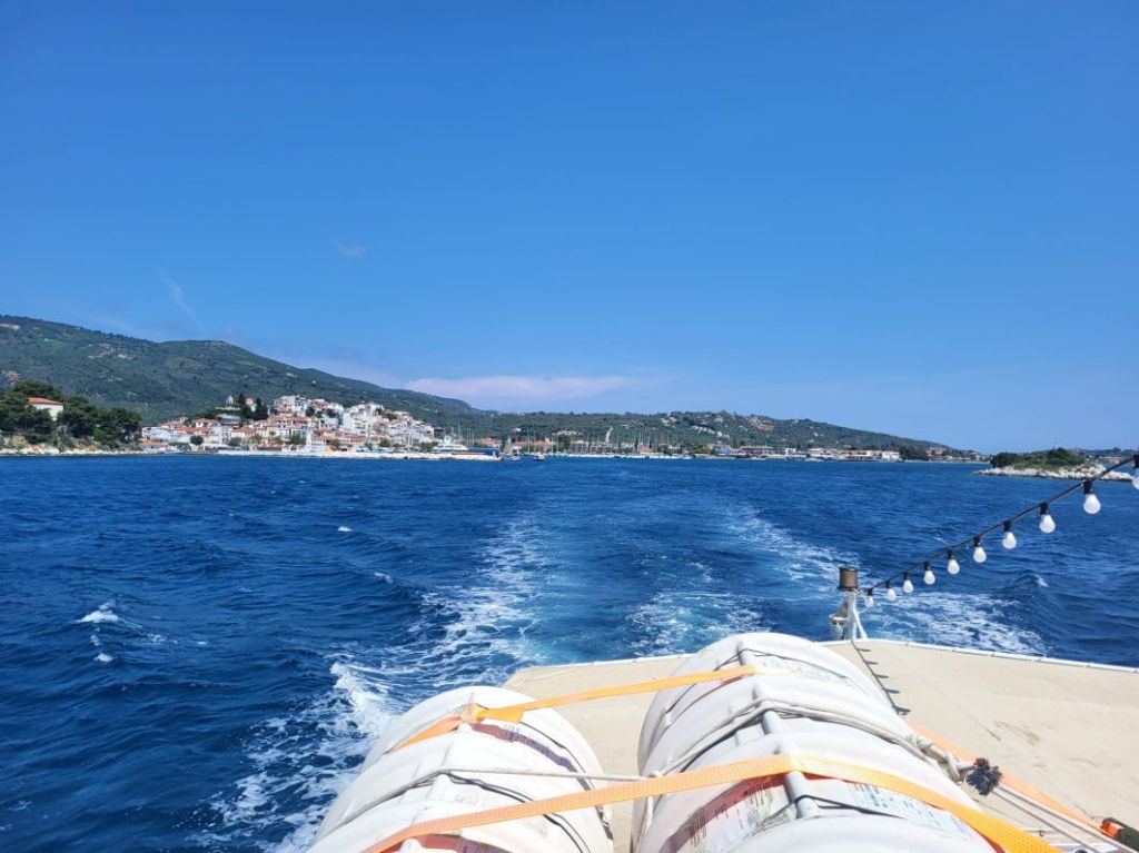 Skiathos, micuța insulă din Marea Egee cu păduri de pin, plaje premiate și povești medievale - Imagine 11