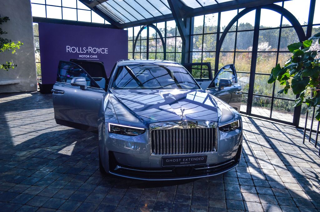 GALERIE FOTO | Rolls-Royce aduce mai multe premiere europene importante la București - Imagine 18