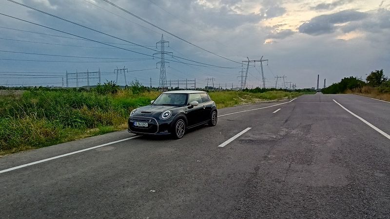 DRIVE TEST WS. Mini Cooper SE - retro-electrificarea în interpretare modernistă