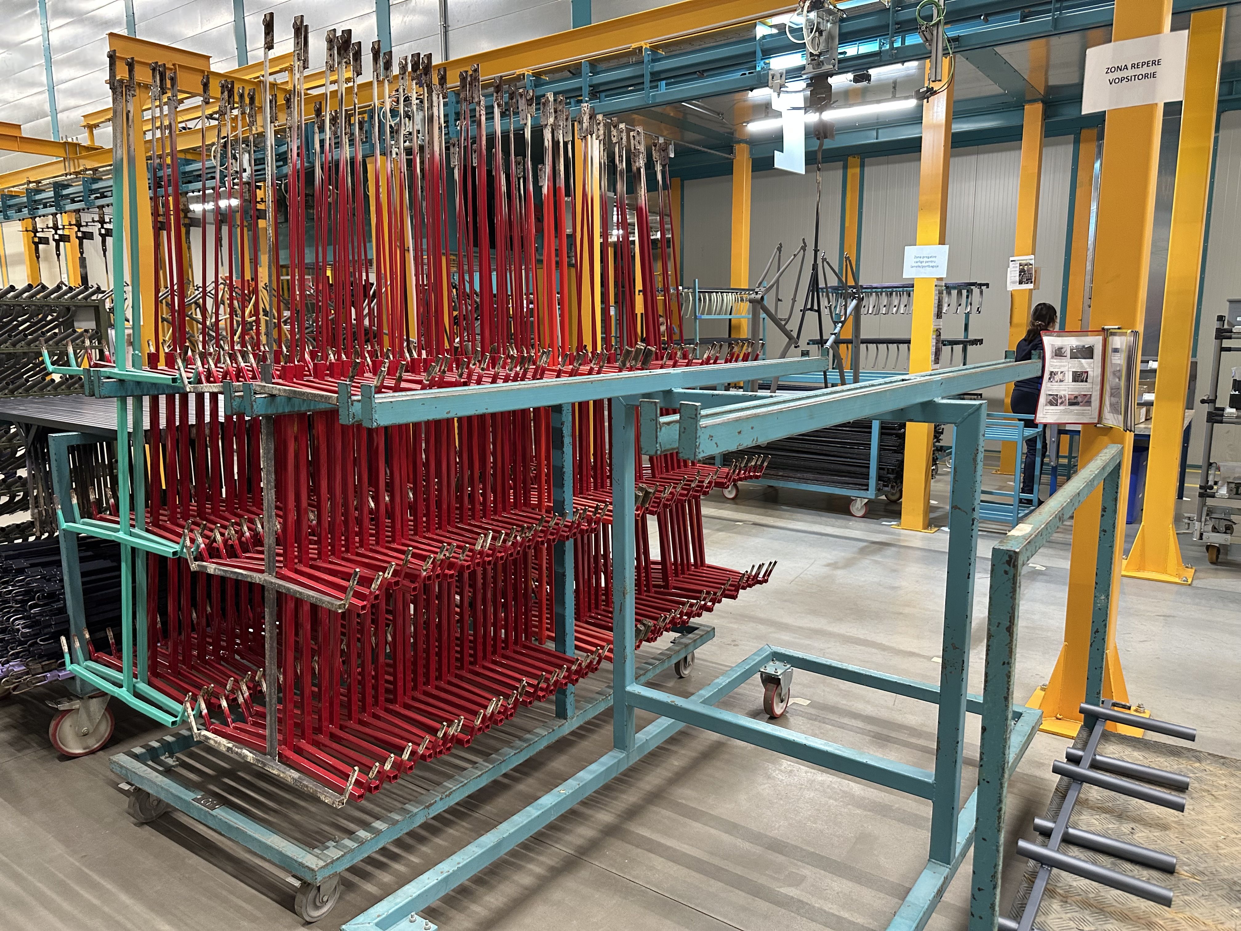 [FOTO Reportaj] Drumul bicicletelor românești, exportate în toată Europa. Cum sunt construite în fabrica Decathlon din Timișoara - Poza 18