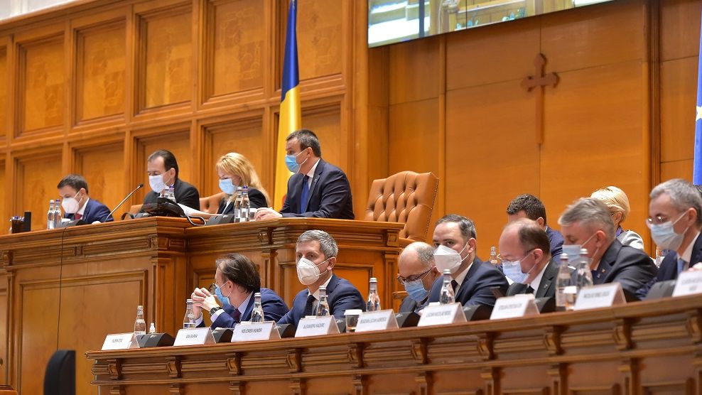 Cine sunt viitorii miniștri și ce pregătire au în domeniul în care vor guverna