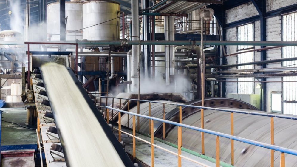 Raport: Spațiile pentru fabrici au reprezentat 25% din totalul tranzacțiilor imobiliare din primul semestru