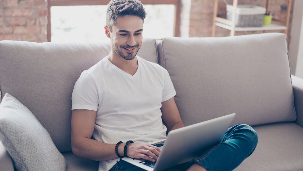 5 îmbunătățiri ale spațiului personal de lucru care îți vor crește productivitatea