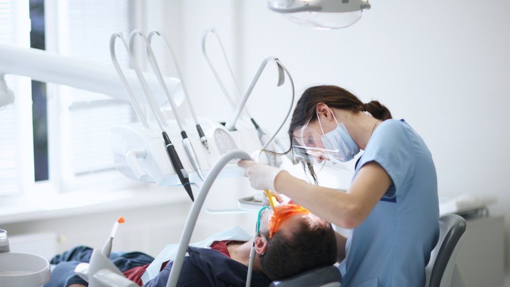 Câte cabinete stomatologice cu program non-stop sunt în București