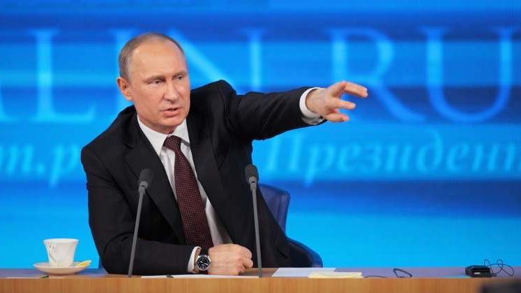 Vladimir Putin ii acuza pe britanici ca folosesc posibilitatea iesirii din UE pentru a santaja statele europene