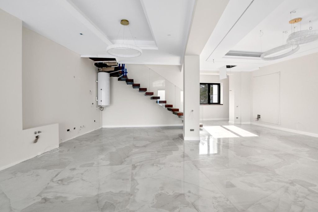 Cum arăta un penthouse de peste 1 milion de euro amplasat pe malul mării la Olimp - Imagine 14