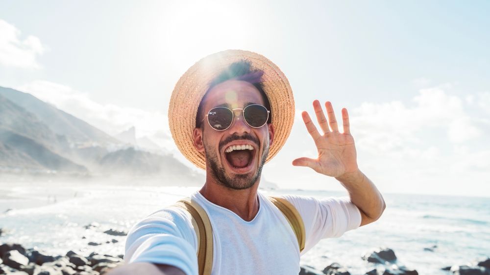 Cum să arăți spectaculos în fotografiile de vacanță: 5 pași pentru un zâmbet de invidiat