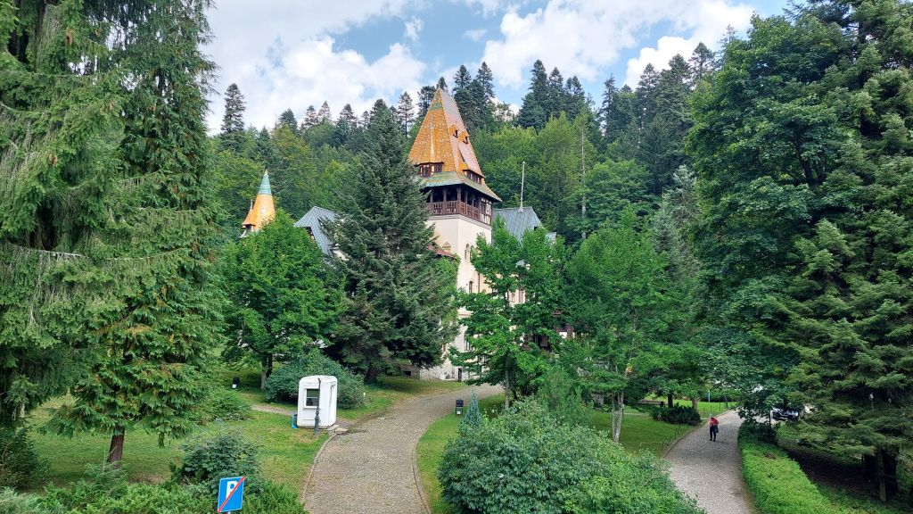 Pelișorul văzut din Vila Șipot