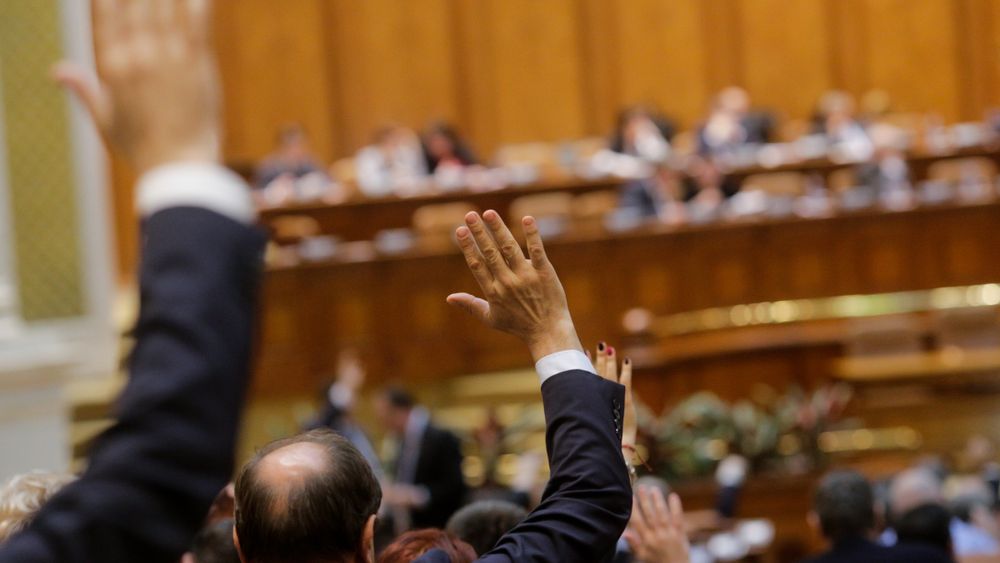 Ministerul Agriculturii taie din posturi: dispar 300 de funcții de conducere