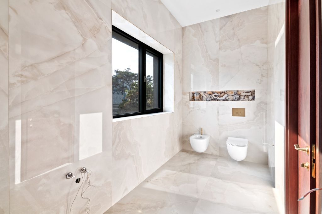 Cum arăta un penthouse de peste 1 milion de euro amplasat pe malul mării la Olimp - Imagine 7