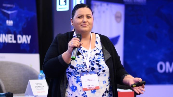 Studiu: Ce cumpara romanii in magazinele fizice si ce achizitioneaza online?