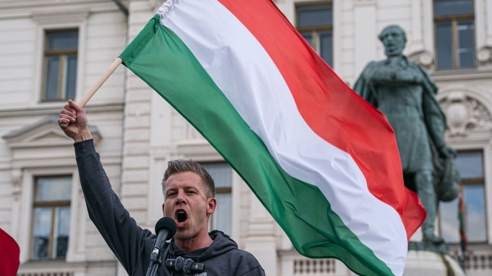 Péter Magyar, liderul opoziției din Ungaria, acuză că Orban i-a trădat pe maghiarii din România pentru Simion