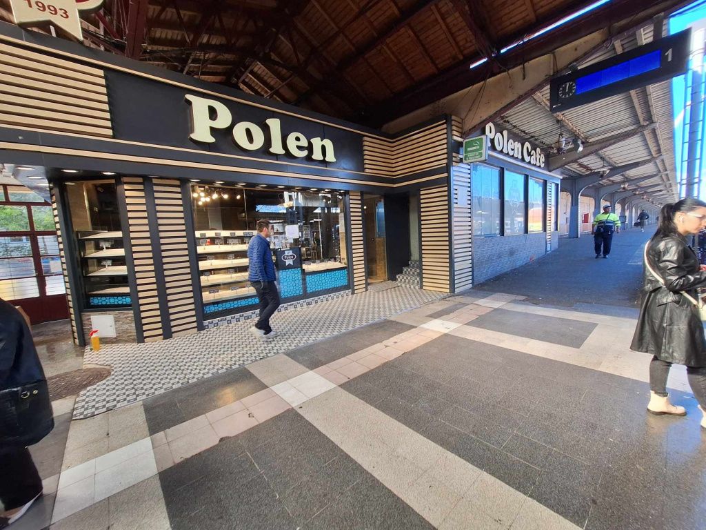 GALERIE FOTO: ANPC a închis restaurantul McDonald's din Gara de Nord, dar și mai multe patiserii - Imagine 5