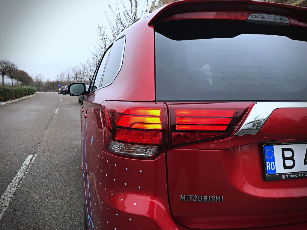 Mitsubishi Outlander PHEV - Imagine 28