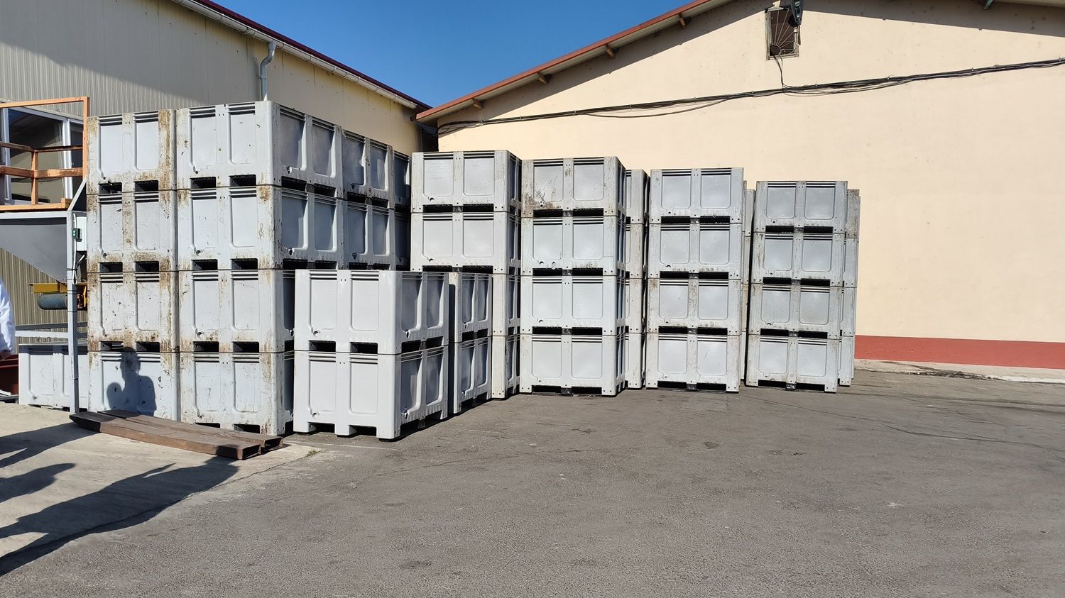 [FOTO] În fabrica furnizorului de fructe uscate care vinde prin Kaufland, Lidl și Selgros. Hale abandonate transformate într-o afacere de familie moldovenească - Poza 20