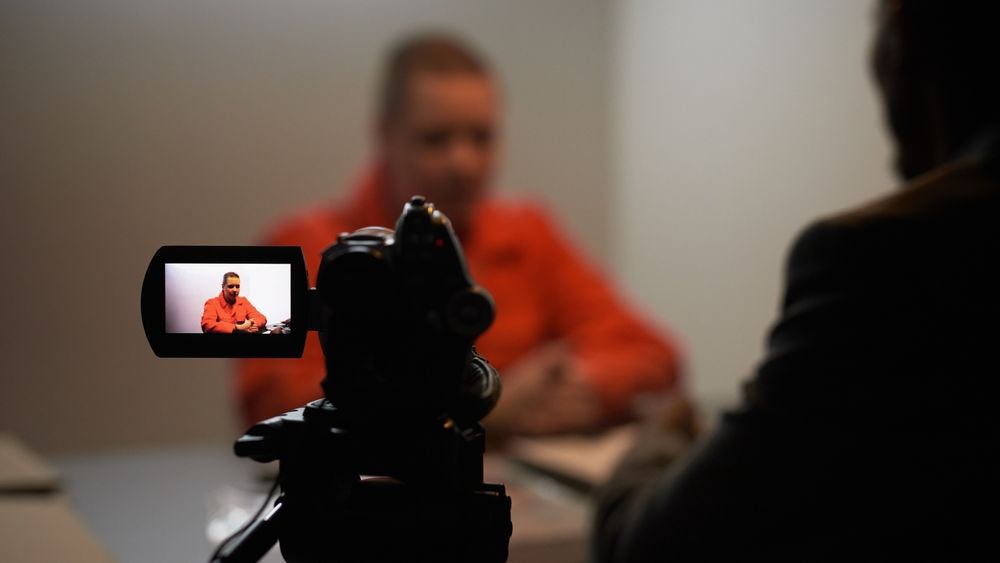 Se schimbă legea pentru condamnaţii la închisoare: Aceștia vor putea participa la procese prin videocall