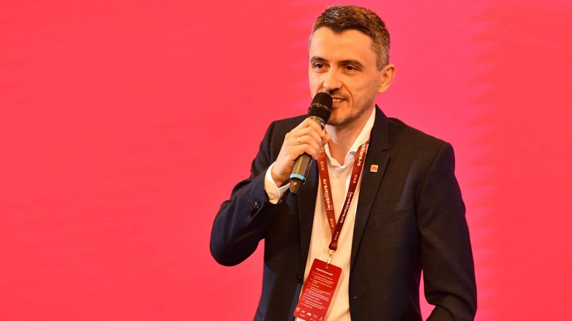 De la trei băieți care lucrau la calculator la sisteme complexe și soluții AI. Cum a evoluat Imobiliare.ro în 25 de ani