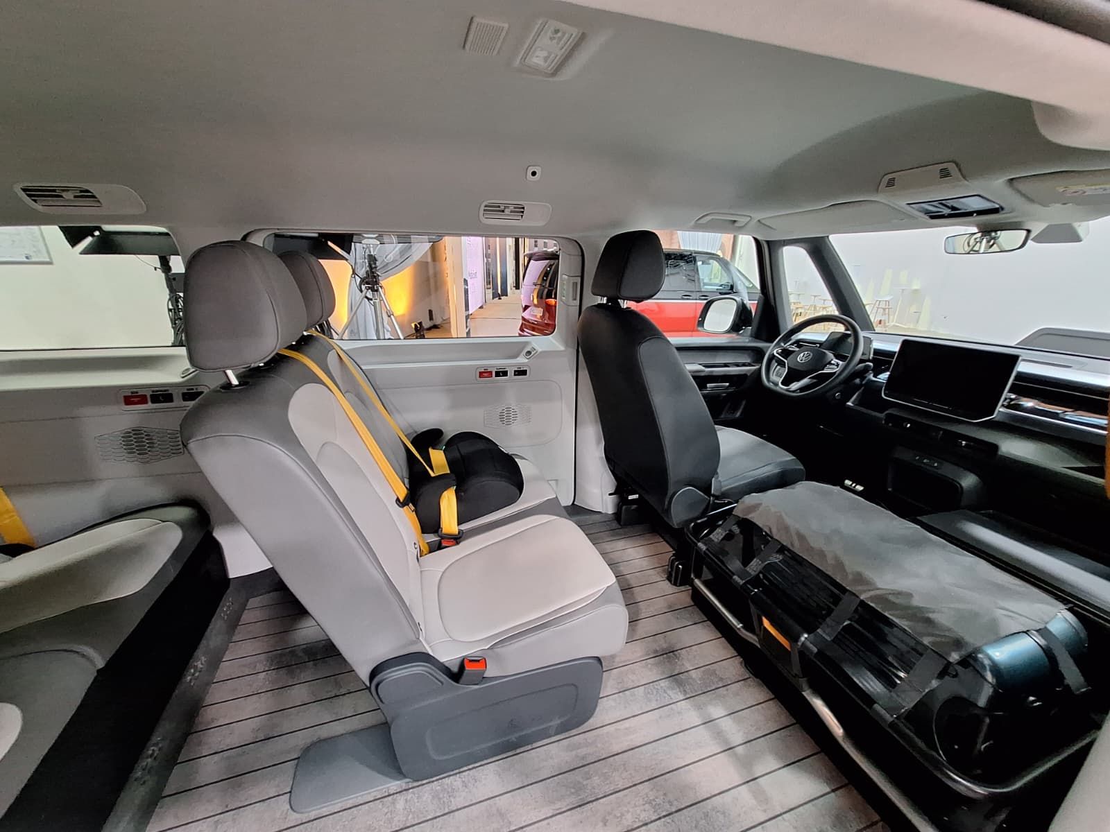 Pariul Volkswagen pe vehicule autonome: Cum cred germanii că arată viitorul mobilității - Poza 14