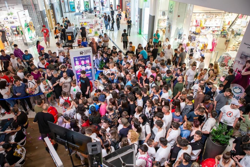 Ce evenimente au pregătit Promenada și Mega Mall și ce distracții caută românii în centrele c - Imagine 16