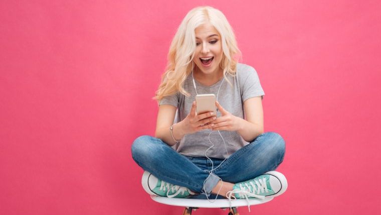 Oferte eMAG cu ocazia campaniei eMAGIA copilariei: reduceri la telefoane de pana la 50%