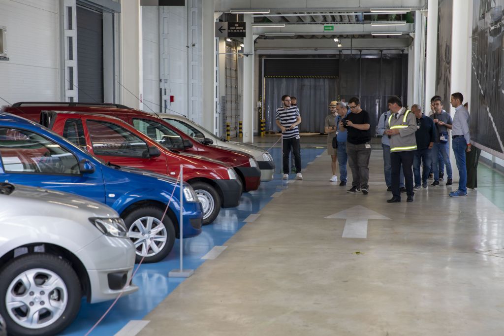 [FOTO] Colecția Dacia de care puțini știu: Cum arată "žmuzeul" de la Titu - Imagine 17