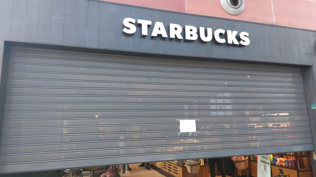 Piedone "žînchide" încă un mall după AFI și Băneasa: controalele ANPC la Sun Plaza - Imagine 13