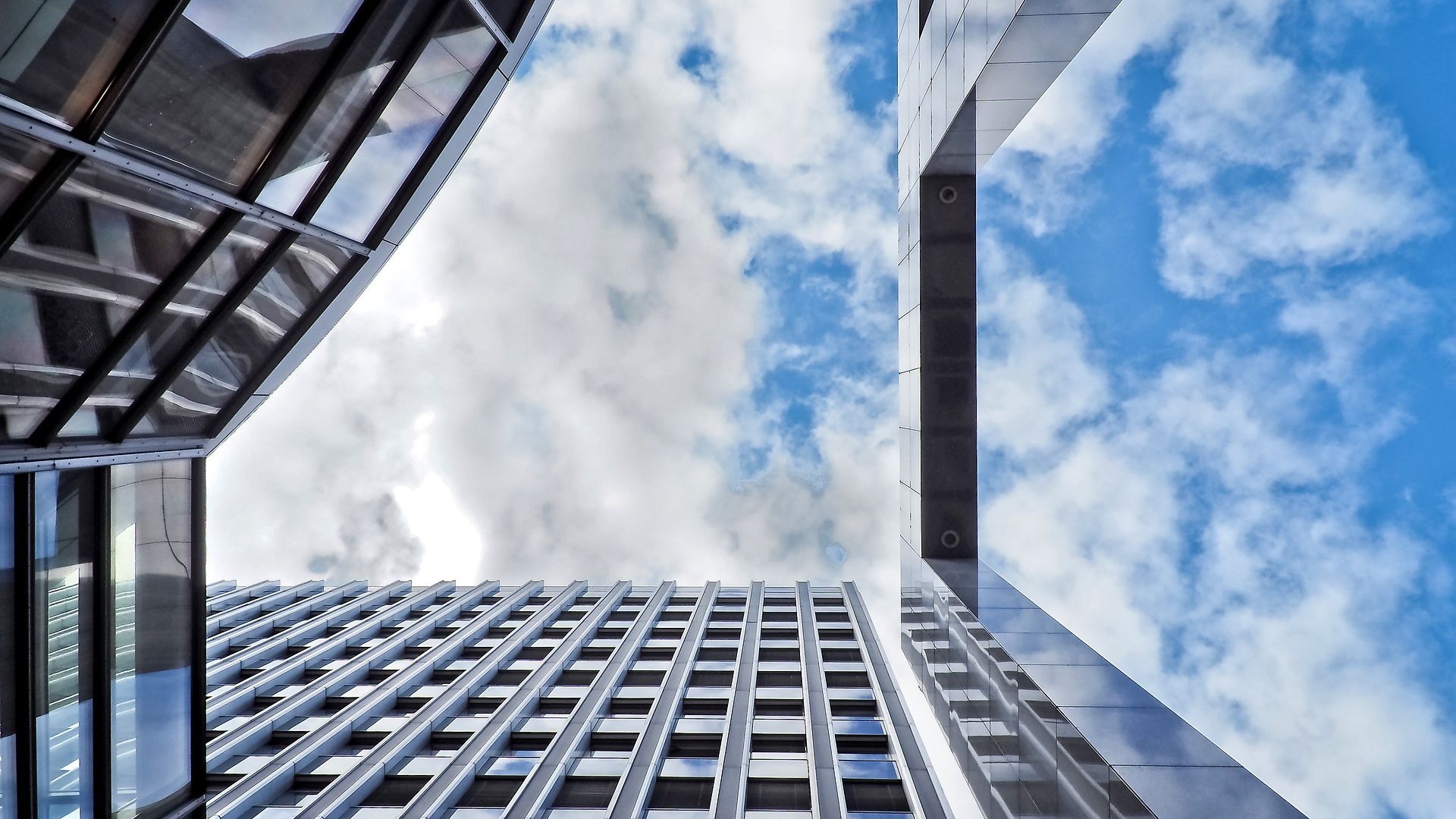 Topul celor mai mari tranzactii cu spatii de birouri din Bucuresti in prima jumatate a acestui an: peste 10.000 de angajati in noile spatii ocupate