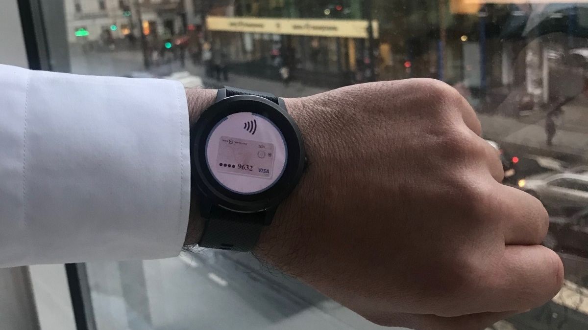 Banca Transilvania lanseaza o noua metoda de a face plati la comercianti: cum functioneaza plata prin Garmin Pay