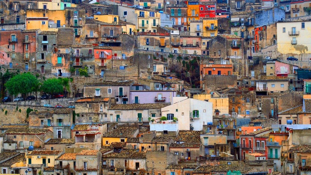 Italia dezvoltă un nou trend în pandemie: Case de vânzare la UN EURO