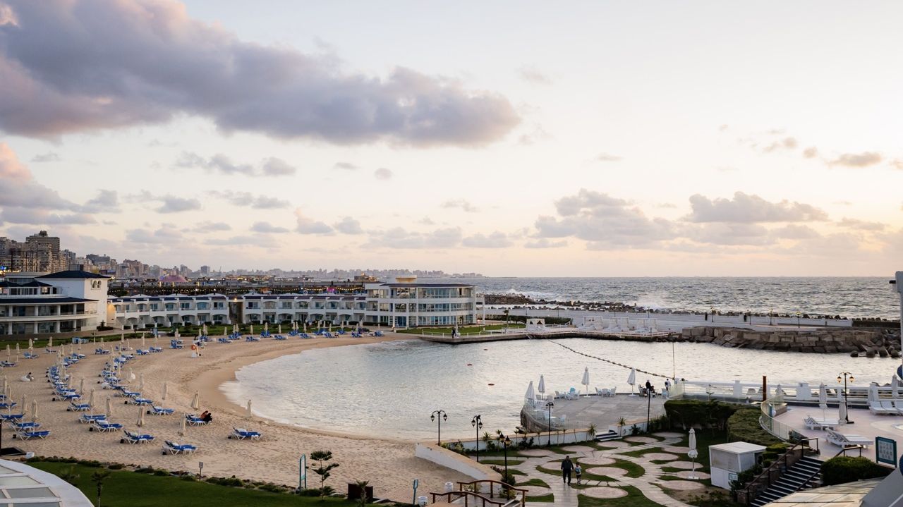 Plaje albe, resorturi premium și zboruri directe: El Alamein intră în ofertele românilor pentru vara 2026