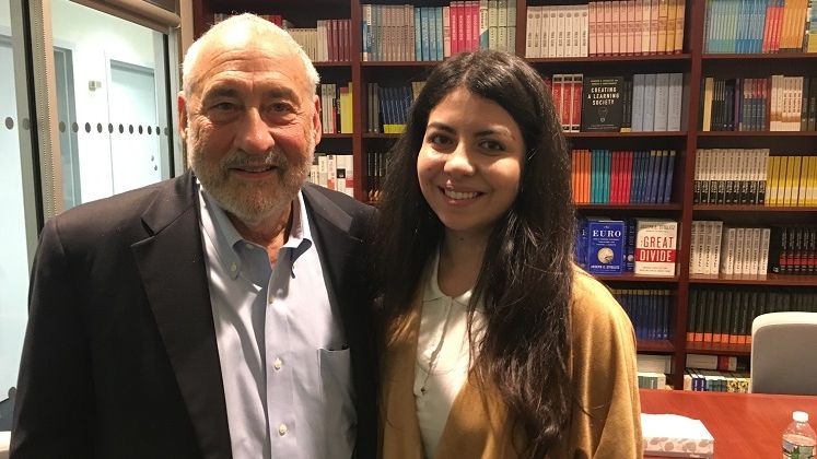 Povestea romancei care studiaza la Columbia University cu un laureat Nobel pentru economie