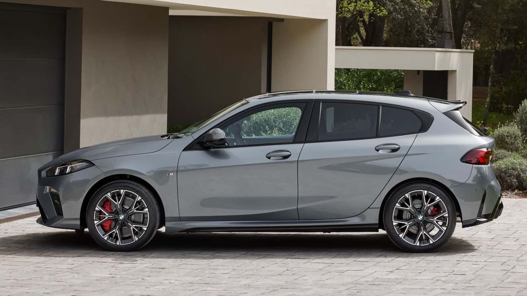 GALERIE FOTO | BMW Seria 1 primește primul facelift, scapă de cutia manuală - Imagine 18