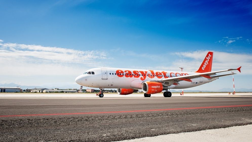 Tranzacție URIAȘĂ în aviația europeană: Apollo cumpără easyJet pentru 7,7 miliarde de dolari